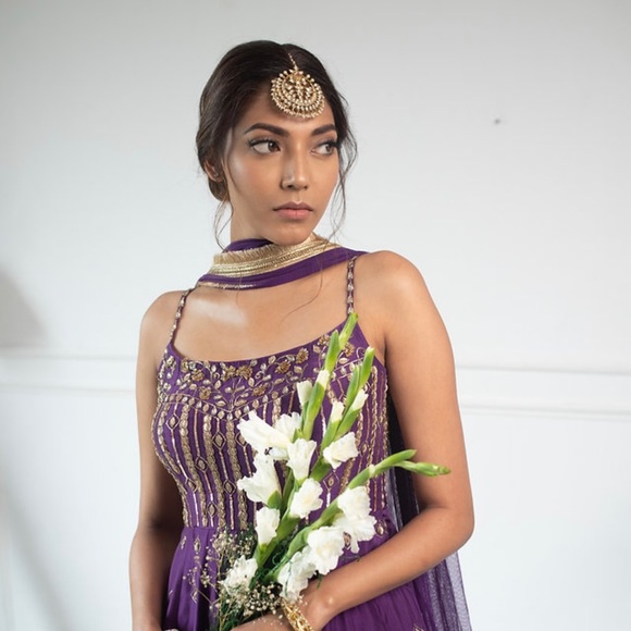 Parul Ghandi lengha set. Only worn twice - stunning lengha. In perfect condition - Picture 3 of 3